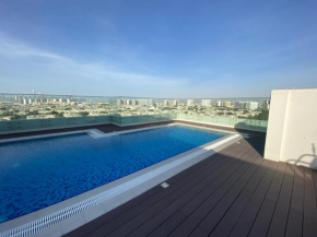 Beautiful studio whit pool rooftop near metro